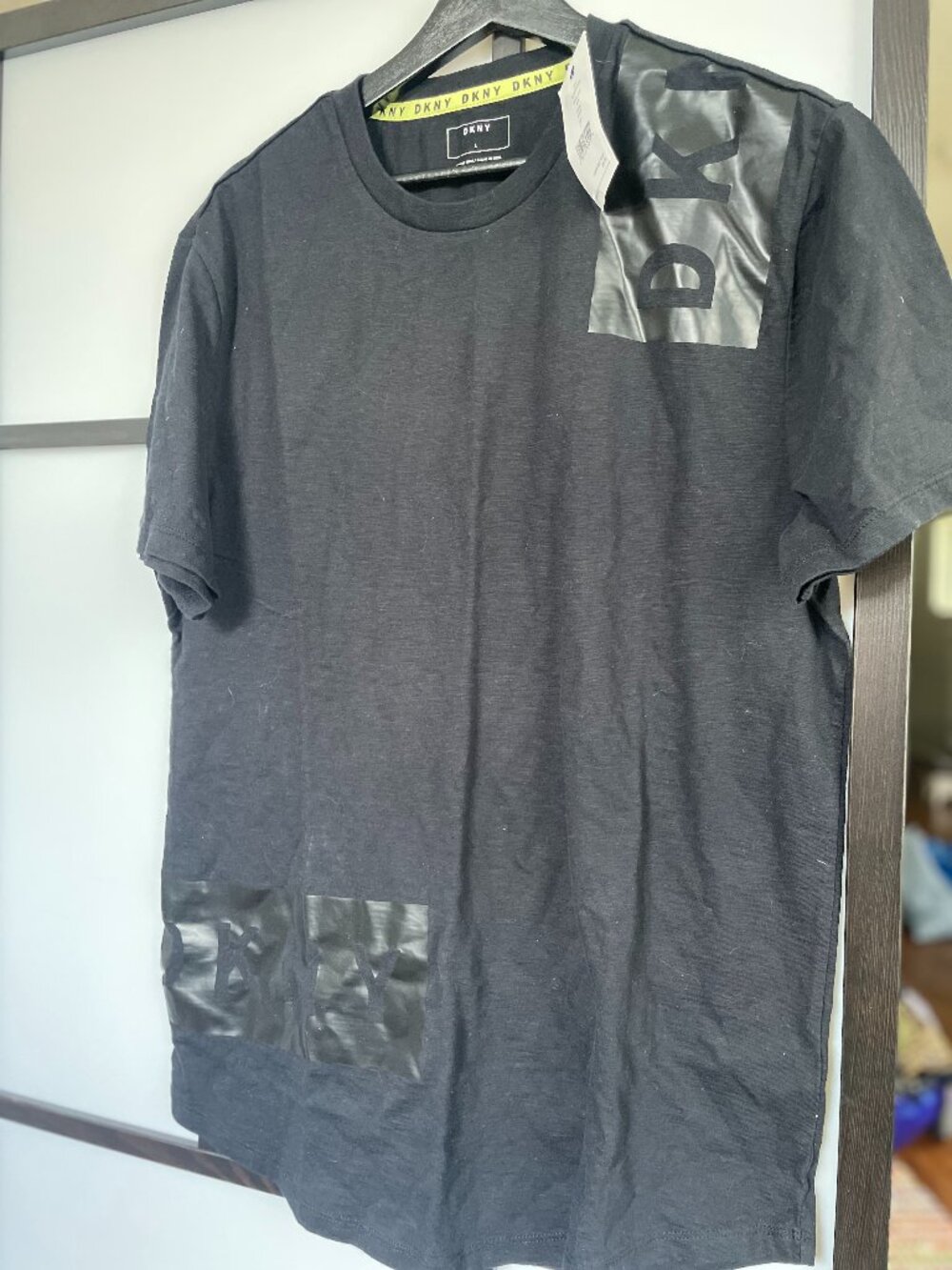 NWT DKNY Tee - Large